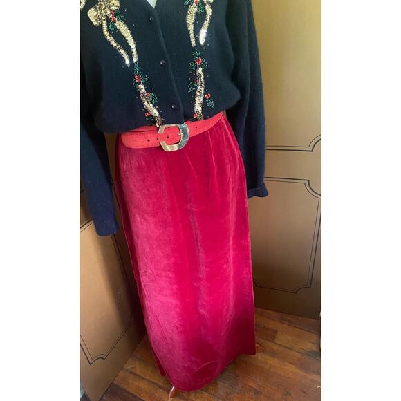 Vintage maxi skirt in deep red velvet, size 6 - Picture 3 of 6